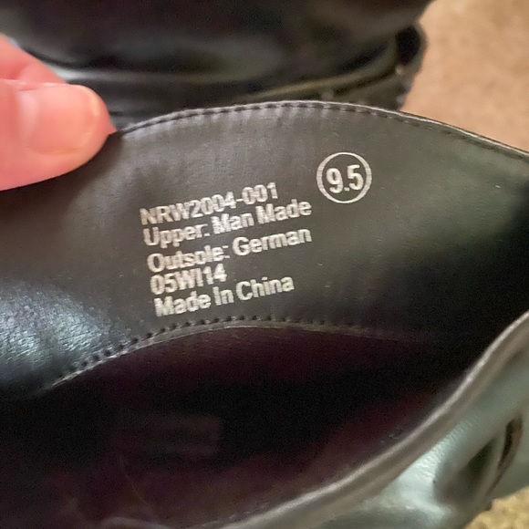 Black rhinestone boots, size 9.5 - Picture 3 of 4